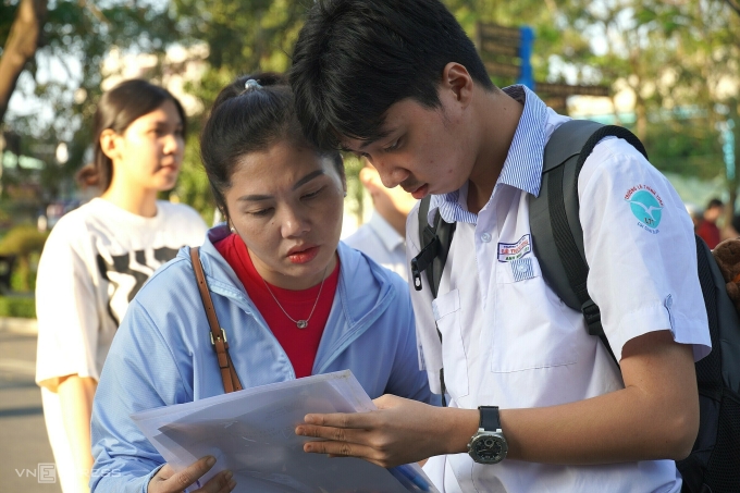 Thí sinh dự thi đánh giá năng lực tại trường Đại học Sư phạm Kỹ thuật TP HCM, ngày 30/3. Ảnh: Lệ Nguyễn