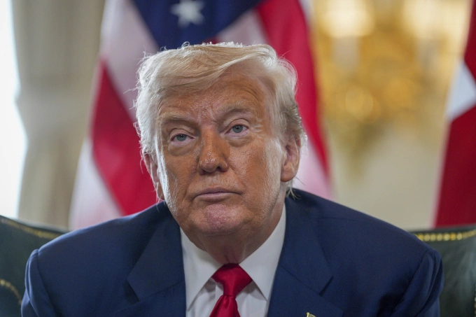 Tổng thống Mỹ Donald Trump giao lưu với truyền thông khi ông gặp Thủ tướng Anh Keir Starmer tại câu lạc bộ golf Trump Turnberry ở Turnberry, Scotland, ngày 28/7. Ảnh: AP