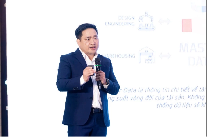 Ông Nguyễn Chí Linh, Phó giám đốc Khối Khách hàng doanh nghiệp Viettel Solutions chia sẻ tại hội thảo. Ảnh: Tuấn Linh.