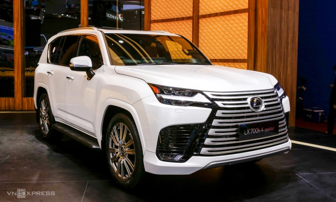 Lexus LX 700h bản 4 chỗ tại GIIAS 2025. Ảnh: Lương Dũng