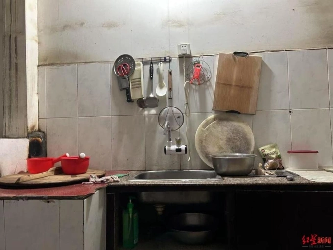 Căn bếp nhà Cung Trân. Ảnh: Hongxing Xinwen