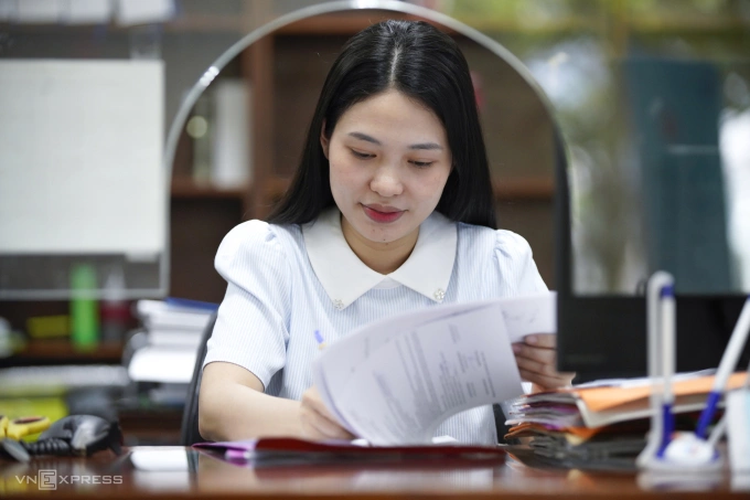 Công chức làm việc tại Trung tâm hành chính TP Đà Nẵng, tháng 5/2025. Ảnh: Nguyễn Đông