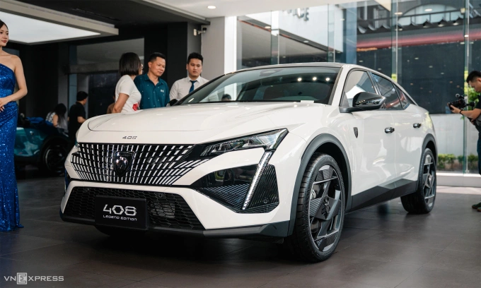 Peugeot 408 Legend Edition ra mắt đến khách Việt vào ngày 4/7. Ảnh:Minh Quân