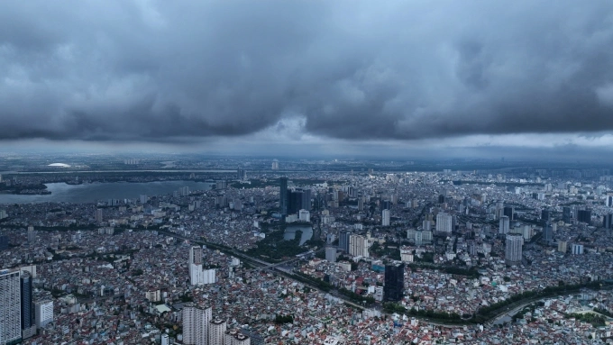 Mây giông trên bầu trời Hà Nội. Ảnh: Ngọc Thành
