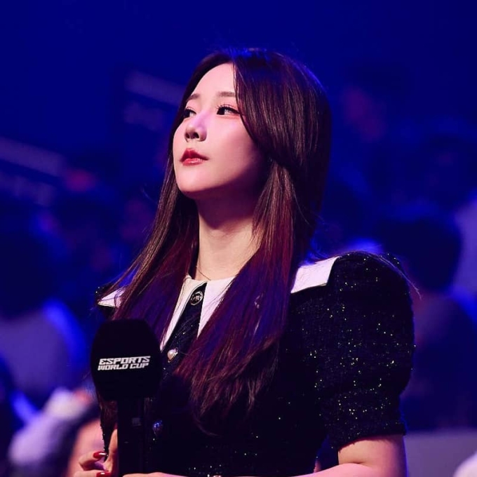 MC Kitty xuất hiện tại giải đấu Esports World Cup 2025.