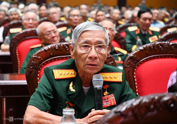 Đại tá Huỳnh Trí, người xin về hưu sớm 10 năm và có 20 năm đi tìm hài cốt liệt sĩ. Ảnh: Giang Huy