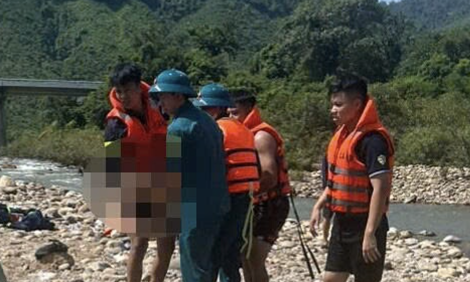 Hai sinh viên tử vong khi tắm suối ở Đà Nẵng