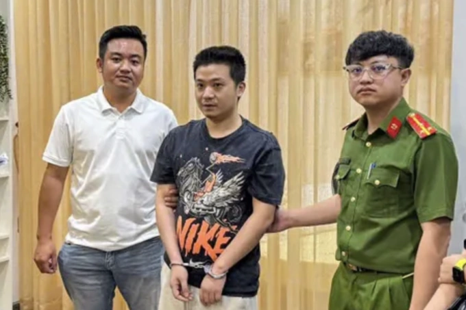 Huang Yue bị cảnh sát bắt giữ tại căn hộ ở phường Bắc Nha Trang. Ảnh: Công an tỉnh Khánh Hòa