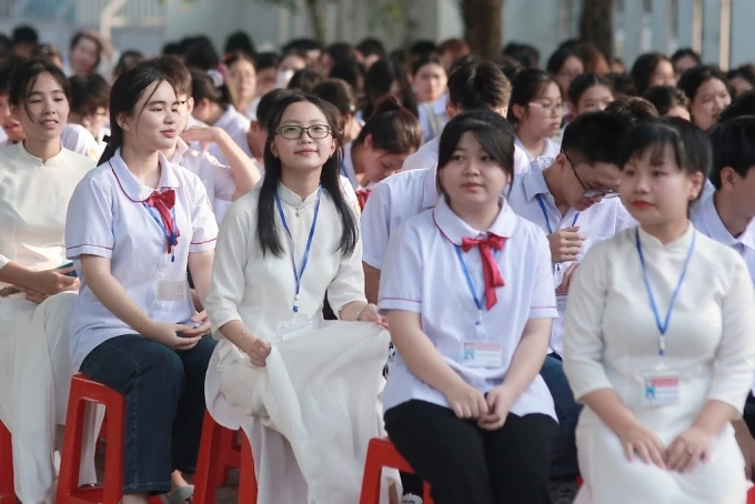 Học sinh trường THPT chuyên Biên Hòa, tỉnh Ninh Bình, trong ngày khai giảng năm học 2024-2025. Ảnh: Fanpage nhà trường