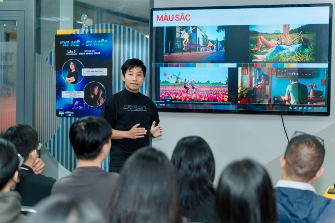Trải nghiệm thị giác cùng Đặng Thịnh - cựu sinh viên FPT Arena Multimedia, đạo diễn Hình ảnh tại Antiantiart. Ảnh: FPT Arena Multimedia
