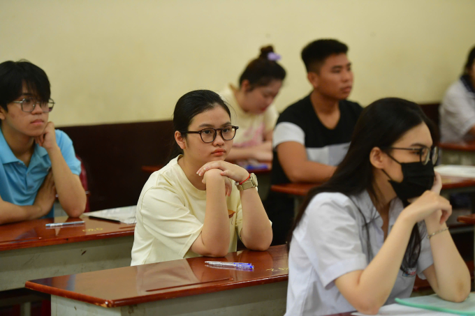 Các thí sinh thi tốt nghiệp THPT 2025 tại trường THPT Trưng Vương, phường Bến Nghé, TP HCM. Ảnh: Thanh Tùng