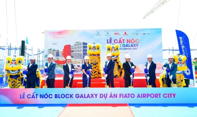 Ngày 3/8, block Galaxy cất nóc. Ảnh: Thang Long Real Group