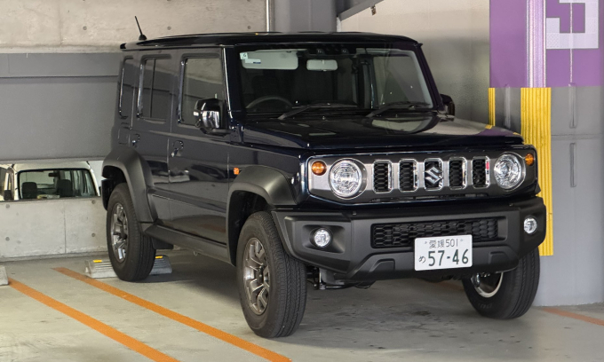 Một chiếc Suzuki Jimny Nomade 5 cửa mang biển số tỉnh Ehime, Nhật Bản. Ảnh: Shigeo