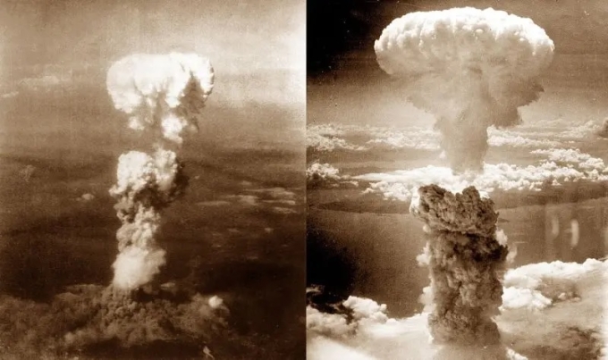 Đám mây hình nấm xuất hiện sau vụ ném bom nguyên tử ở Hiroshima (trái) và Nagasaki (phải) hồi tháng 8/1945. Ảnh: Universal History Archive