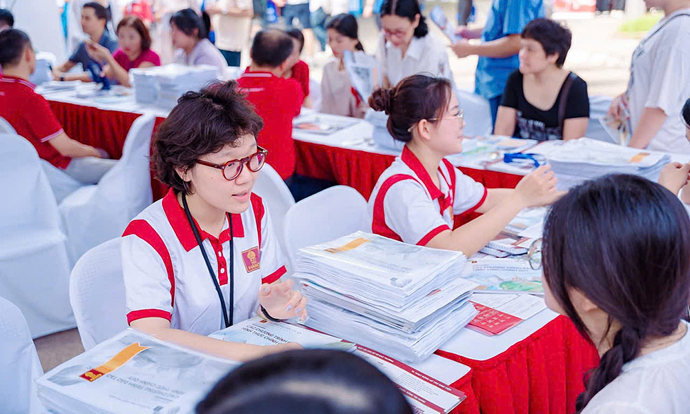 Điểm chuẩn Đại học Hà Nội dự kiến biến động 0,5-1,5