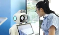 Image 30: Robot phục vụ người dân làm thủ tục hành chính