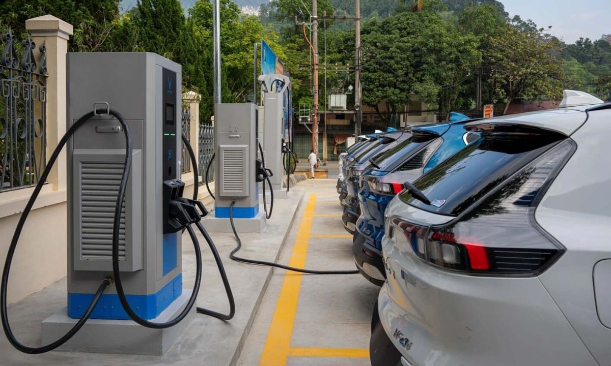 Việt Nam sẽ có quy chuẩn cho trụ sạc xe điện