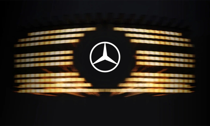 Lưới tản nhiệt phát sáng của GLC EV có thể điều chỉnh. Ảnh: Mercedes