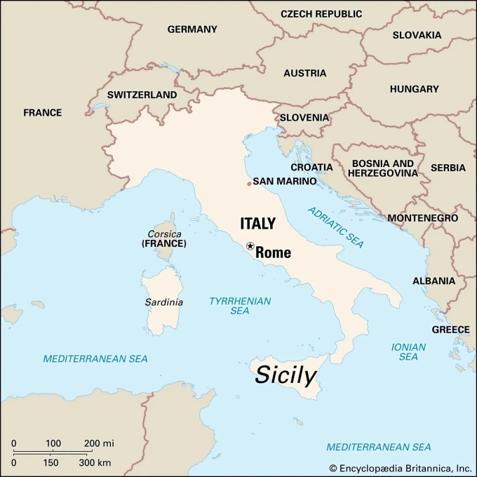 Vị trí đảo Sicily và phần lãnh thổ chính của Italy. Đồ họa: Britannica