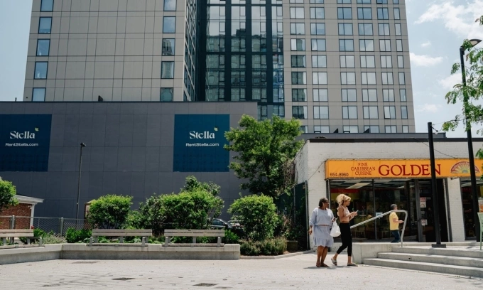 Một tòa chung cư mới được xây dựng ở New Rochelle. Ảnh: WSJ