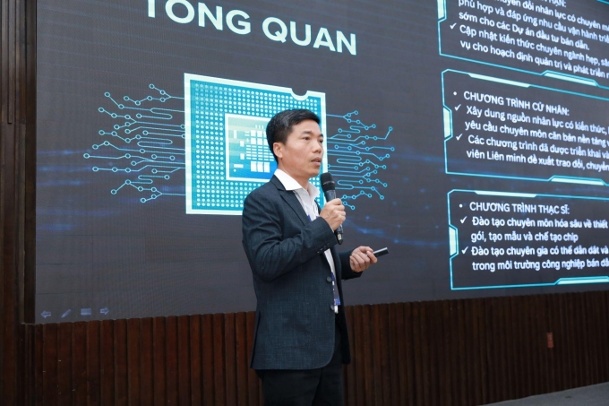 Ông Trần Vân Nam, Phó hiệu trưởng trường Cao đẳng FPT Polytechnic chia sẻ tại sự kiện. Ảnh: FPT Polytechnic