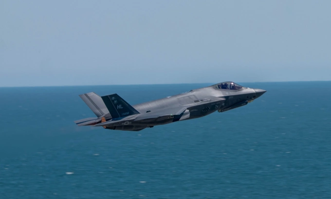 Tiêm kích F-35 Mỹ cất cánh từ căn cứ không quân Matsushima ở Nhật Bản hôm 25/7. Ảnh: Không quân Mỹ