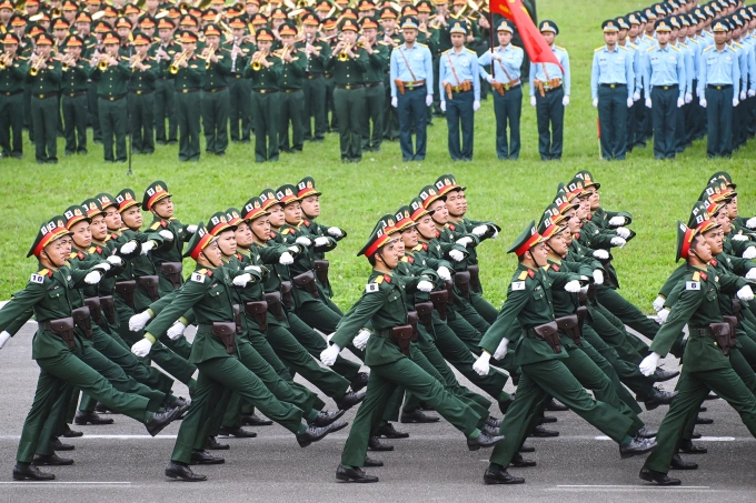 Quân đội huấn luyện diễu binh trong Lễ kỷ niệm 70 năm Chiến thắng Điện Biên Phủ. Ảnh: Giang Huy
