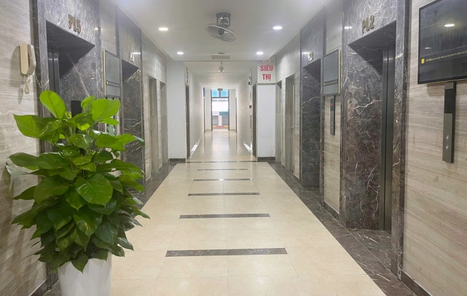 Sảnh chung cư nơi xảy ra vụ hành hung. Ảnh: Phạm Dự