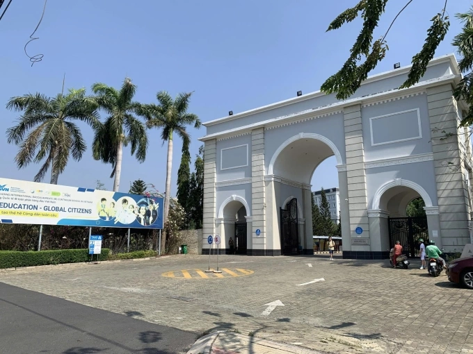 Cổng trường Quốc tế Mỹ (AISVN). Ảnh: Lệ Nguyễn