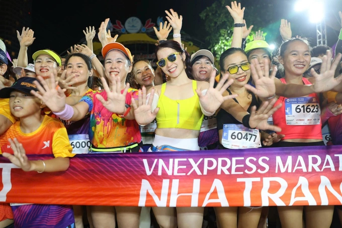 Runner chuẩn bị xuất phát cưk ly 10km VM Nha Trang 2024. Ảnh: VM
