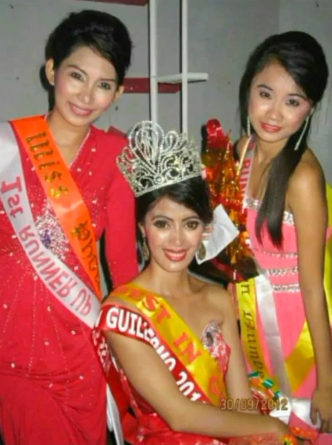 Acquene Arradaza (giữa) từng đăng quang cuộc thi sắc đẹp Miss Matag-ob 2012. Ảnh: Asia Pacific News