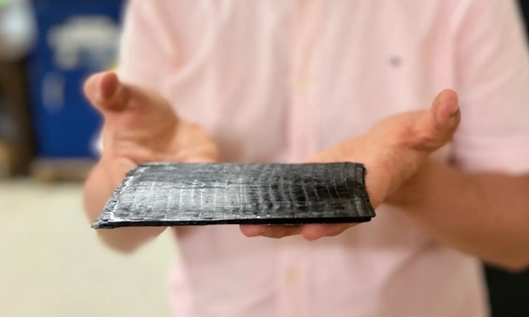 Nhựa tự vá bền hơn thép