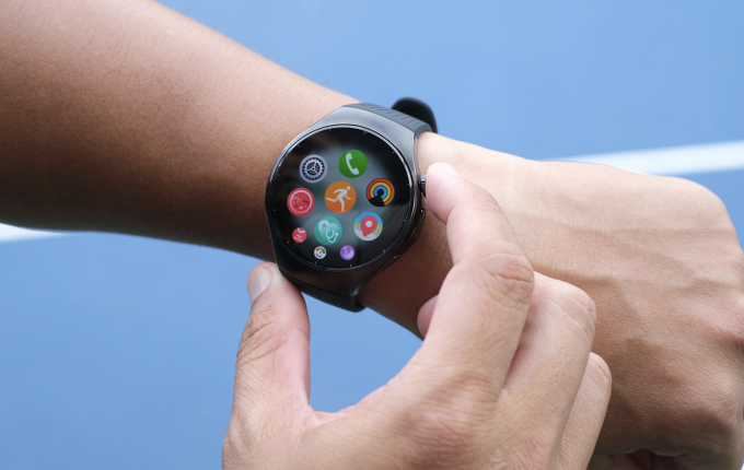 Đồng hồ Huawei Watch 5. Ảnh: Tuấn Hưng