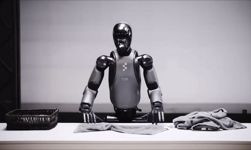Robot Mỹ thu hút vì gấp khăn khéo như người