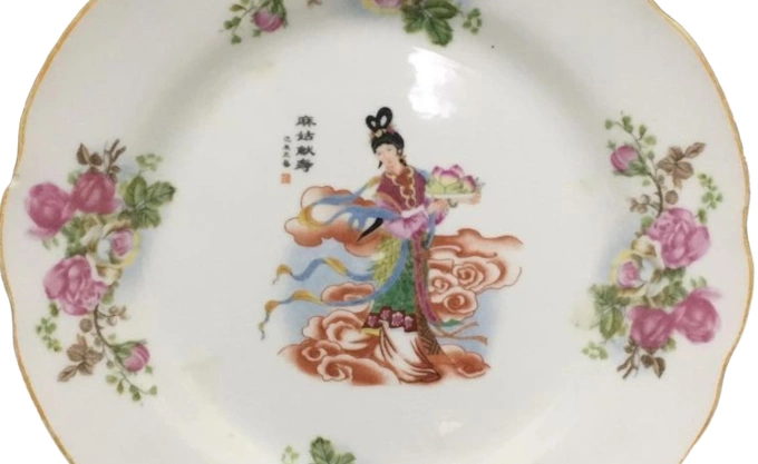 Tiên nữ trên chiếc đĩa sứ nhà nào cũng có là ai?