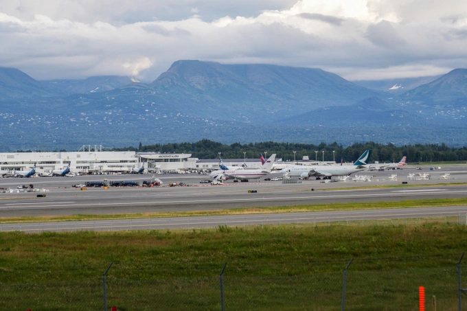 Sân bay quốc tế Ted Stevens Anchorage tại thành phố Anchorage, Alaska ngày 14/8. Ảnh: AFP