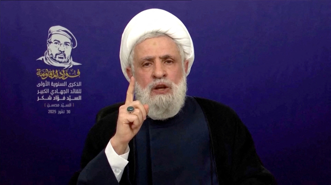 Thủ lĩnh Hezbollah Naim Qassem phát biểu trên truyền hình Lebanon ngày 30/7. Ảnh: Reuters