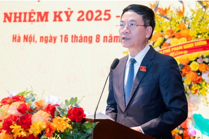 Bí thư Đảng ủy, Bộ trưởng Khoa học và Công nghệ Nguyễn Mạnh Hùng. Ảnh: Đình Tùng