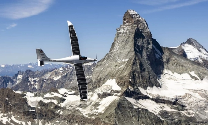 Máy bay SolarStratos với các tấm pin mặt trời trên bề mặt cánh. Ảnh: SolarStratos