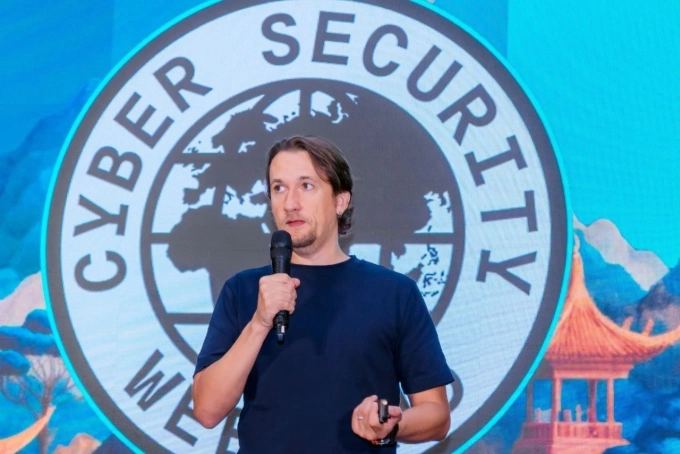 Chuyên gia an ninh mạng Sergey Lozhkin. Ảnh: Kaspersky