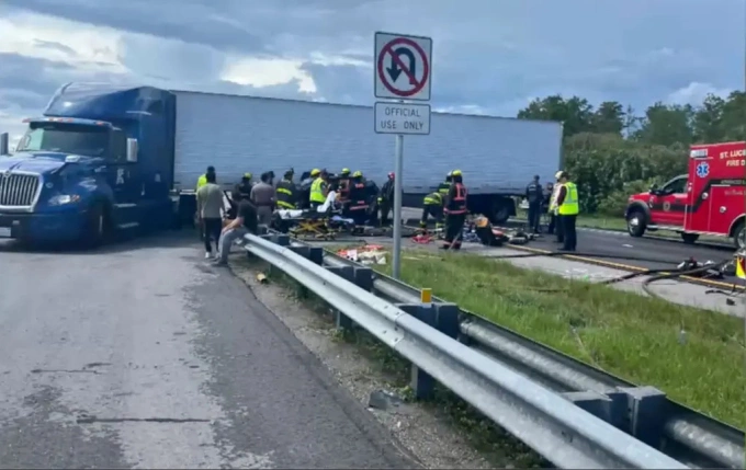 Hiện trường vụ tai nạn ngày 12/8 trên cao tốc Turnpike, Florida. Ảnh: NYP