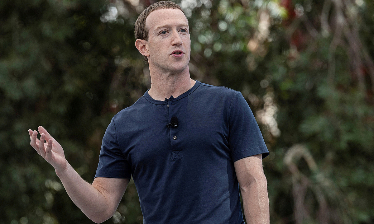 Big Tech chi mạnh tay để bảo vệ CEO