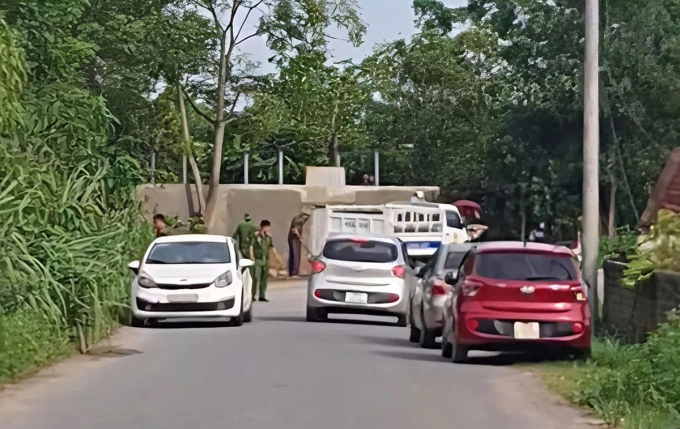 Khu vực phát hiện hai thi thể, chiều 19/8. Ảnh: Hùng Lê