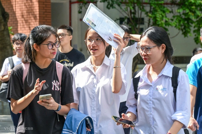 Thí sinh thi tốt nghiệp THPT 2025 tại Hà Nội. Ảnh: Giang Huy