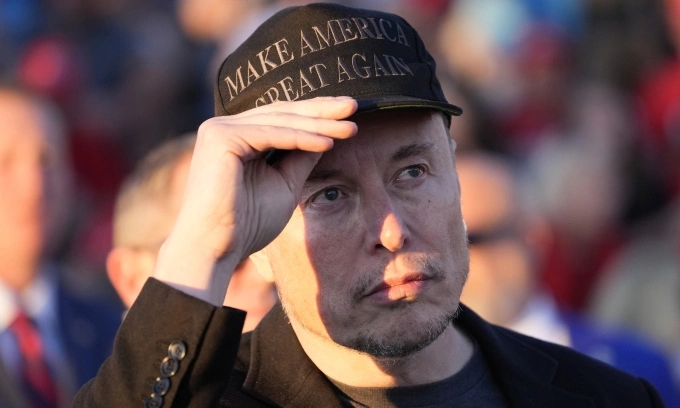Tỷ phú Mỹ Elon Musk trong cuộc mít tinh của ông Trump ở Pennsylvania ngày 5/10/2024. Ảnh: AP