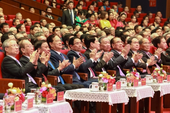 Lãnh đạo, nguyên lãnh đạo Đảng, Nhà nước tại buổi lễ. Ảnh: Hoàng Phong