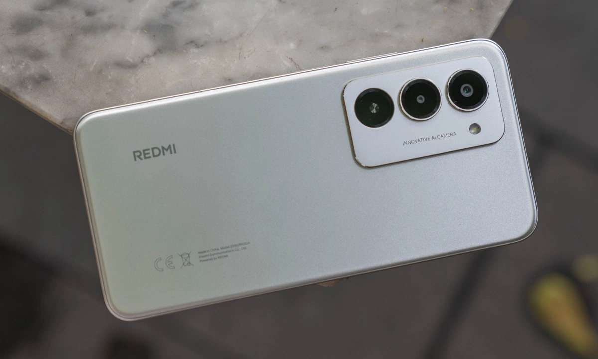 Redmi 15 - smartphone với pin 7.000 mAh