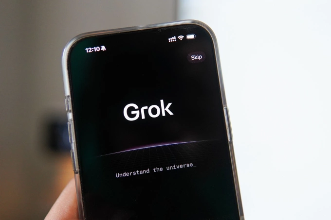 Giao diện ứng dụng AI Grok của Elon Musk. Ảnh: Lưu Quý
