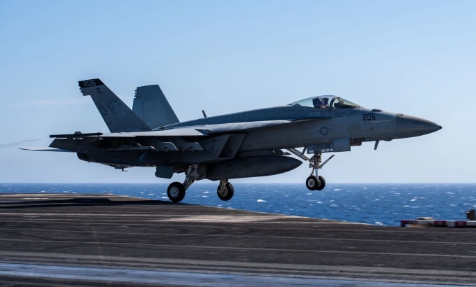 Tiêm kích F/A-18E của Phi đoàn số 83 làm nhiệm vụ trên Biển Đỏ hồi năm 2024. Ảnh: US Navy