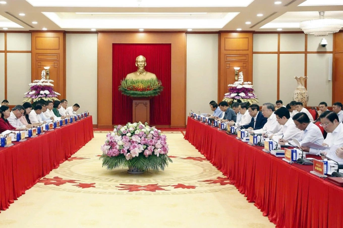 Quang cảnh buổi làm việc của Bộ Chính trị với Thành ủy Hà Nội. Ảnh: Cổng thông tin Đảng Cộng Sản